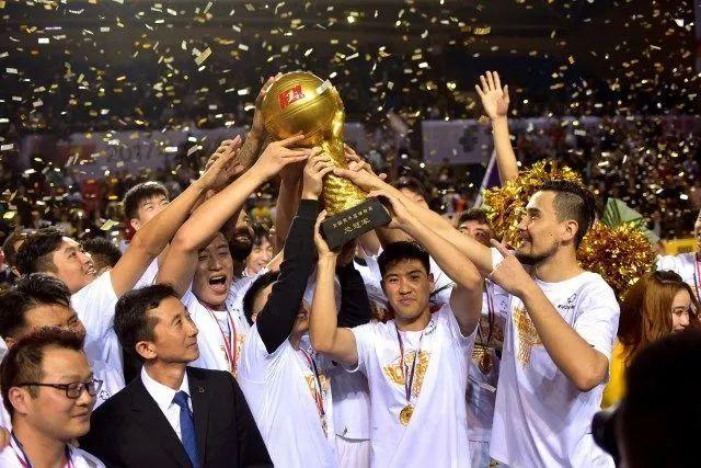 解说:李凯尔不适合中国队 但敬佩他的职业精神